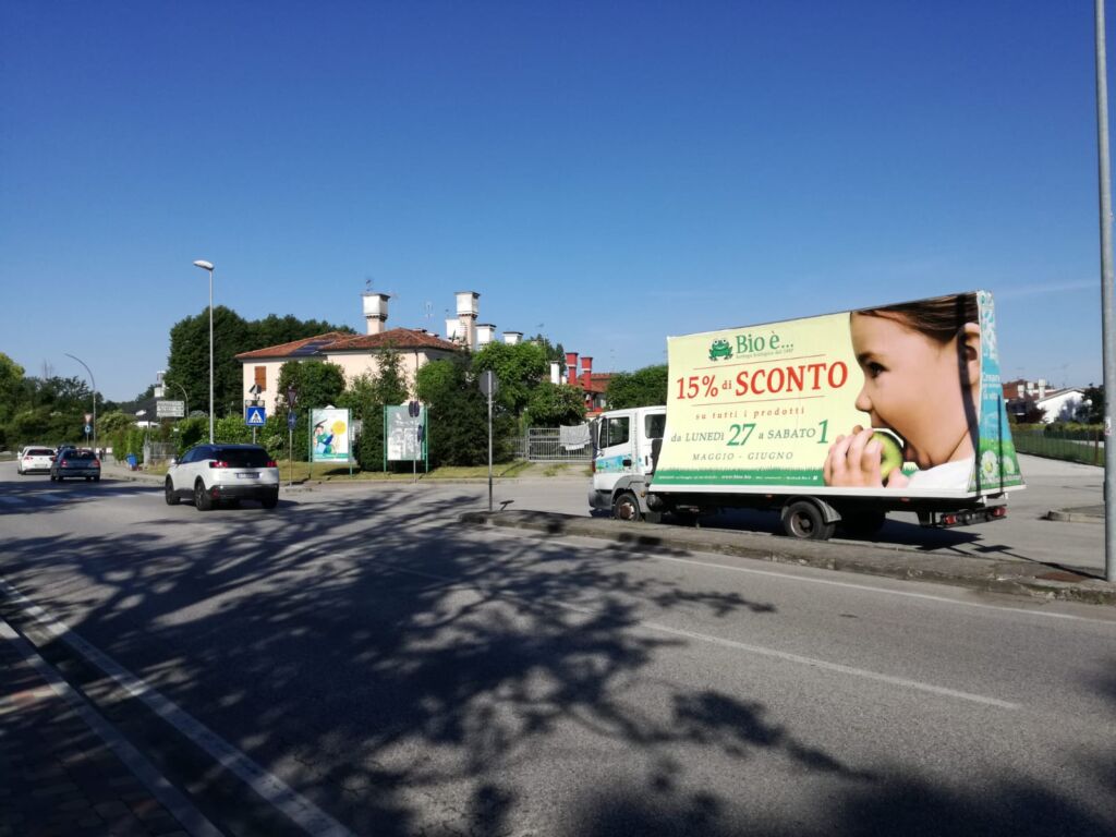 Dema Pubblicità-Camion itinerante 16 Dema Pubblicità-Camion itinerante 16